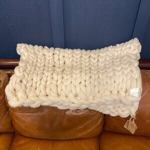 Manuosh The Pudgy Throw Cream Merino Hudson Valley, NY UNUSED